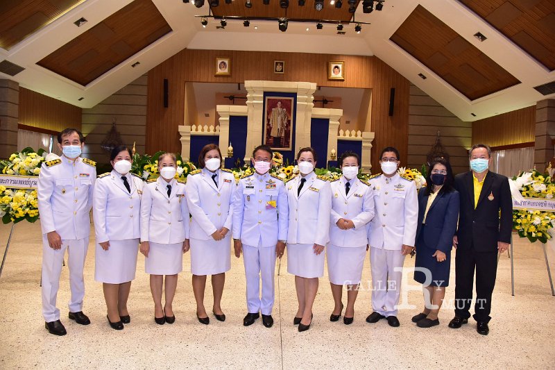 20211013 laying-a-wreath-004.JPG